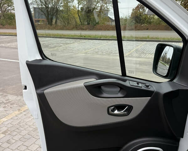 Белый Рено Трафик, объемом двигателя 1.6 л и пробегом 174 тыс. км за 14900 $, фото 13 на Automoto.ua