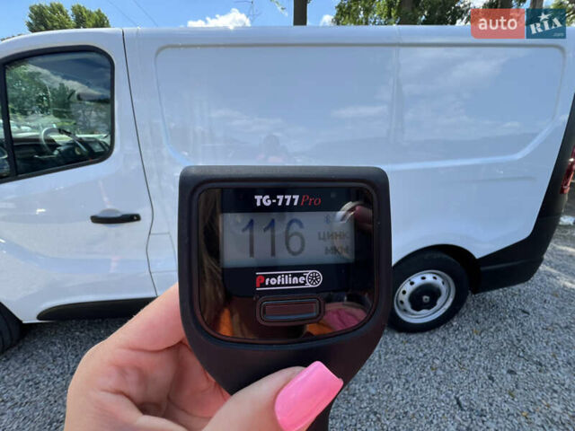 Белый Рено Трафик, объемом двигателя 1.6 л и пробегом 137 тыс. км за 15500 $, фото 12 на Automoto.ua