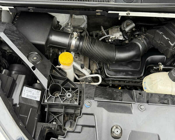 Белый Рено Трафик, объемом двигателя 1.6 л и пробегом 174 тыс. км за 14900 $, фото 33 на Automoto.ua