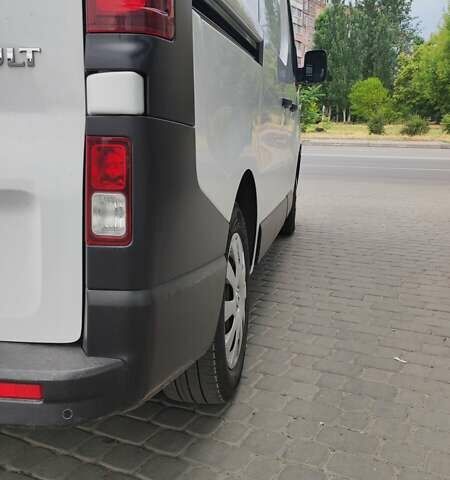 Белый Рено Трафик, объемом двигателя 1.6 л и пробегом 75 тыс. км за 15700 $, фото 8 на Automoto.ua