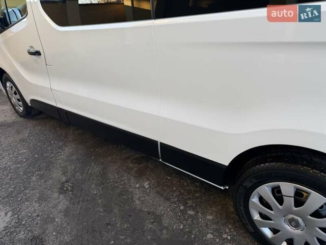 Белый Рено Трафик, объемом двигателя 1.6 л и пробегом 274 тыс. км за 18950 $, фото 7 на Automoto.ua