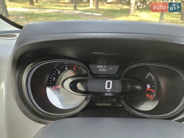 Белый Рено Трафик, объемом двигателя 1.6 л и пробегом 183 тыс. км за 16999 $, фото 20 на Automoto.ua