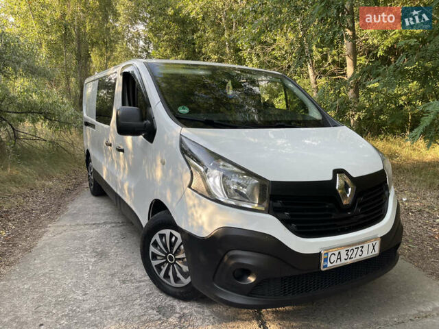 Белый Рено Трафик, объемом двигателя 1.6 л и пробегом 175 тыс. км за 14000 $, фото 16 на Automoto.ua
