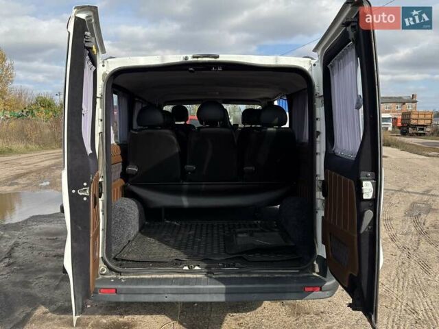 Білий Рено Трафік, об'ємом двигуна 1.6 л та пробігом 181 тис. км за 17600 $, фото 8 на Automoto.ua