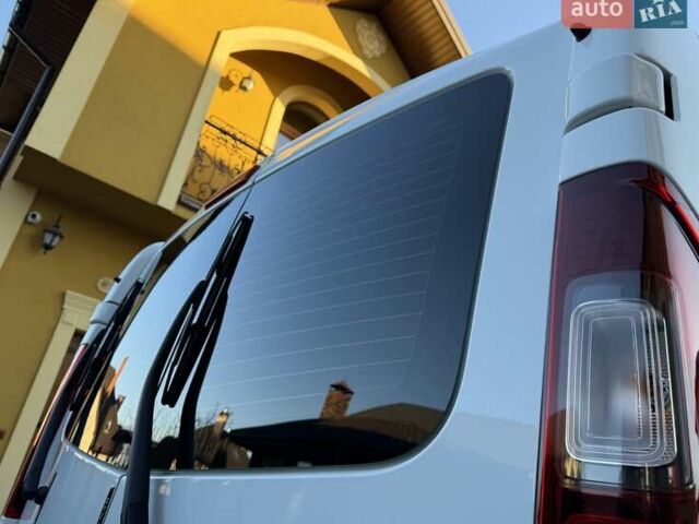Белый Рено Трафик, объемом двигателя 1.6 л и пробегом 274 тыс. км за 18950 $, фото 40 на Automoto.ua