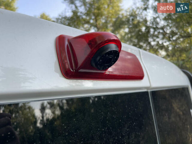 Белый Рено Трафик, объемом двигателя 1.6 л и пробегом 175 тыс. км за 14000 $, фото 17 на Automoto.ua