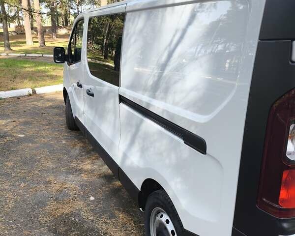 Белый Рено Трафик, объемом двигателя 1.6 л и пробегом 183 тыс. км за 16999 $, фото 13 на Automoto.ua