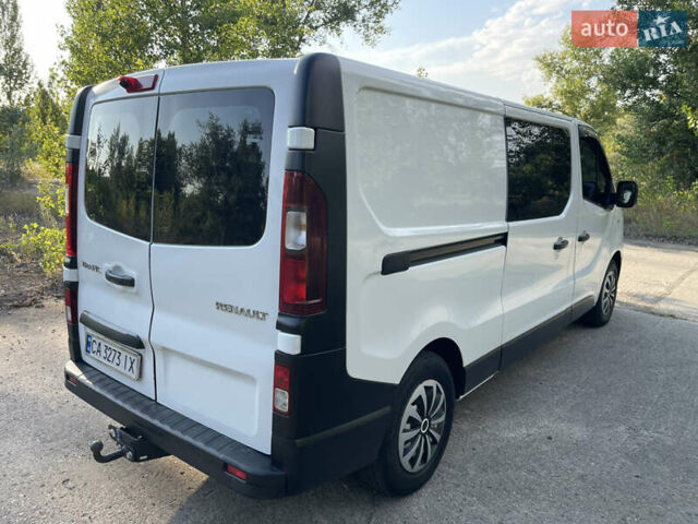 Белый Рено Трафик, объемом двигателя 1.6 л и пробегом 175 тыс. км за 14000 $, фото 7 на Automoto.ua
