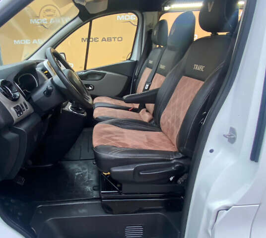 Белый Рено Трафик, объемом двигателя 1.6 л и пробегом 251 тыс. км за 15900 $, фото 23 на Automoto.ua