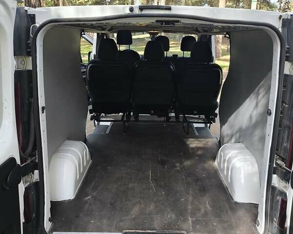 Белый Рено Трафик, объемом двигателя 1.6 л и пробегом 183 тыс. км за 16999 $, фото 7 на Automoto.ua