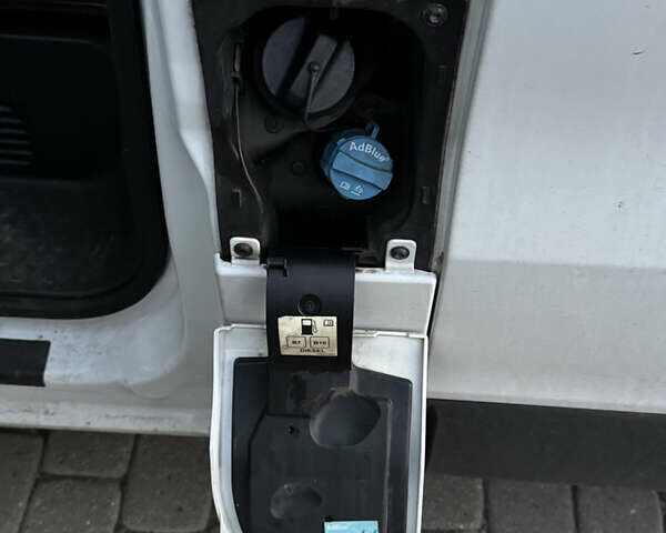 Білий Рено Трафік, об'ємом двигуна 1.6 л та пробігом 148 тис. км за 13000 $, фото 16 на Automoto.ua