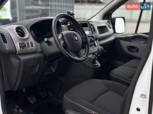 Білий Рено Трафік, об'ємом двигуна 1.6 л та пробігом 177 тис. км за 14000 $, фото 28 на Automoto.ua