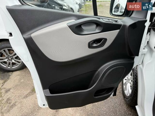 Белый Рено Трафик, объемом двигателя 1.6 л и пробегом 212 тыс. км за 18999 $, фото 14 на Automoto.ua