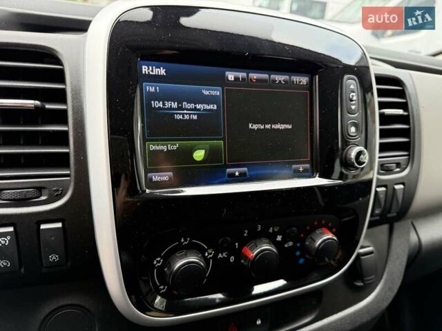 Белый Рено Трафик, объемом двигателя 1.6 л и пробегом 212 тыс. км за 18999 $, фото 23 на Automoto.ua