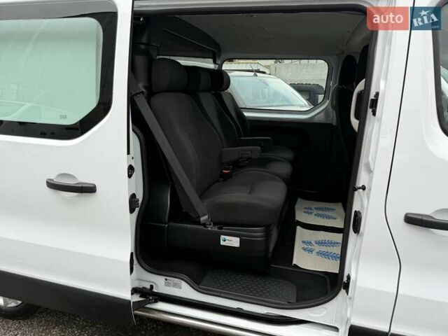 Белый Рено Трафик, объемом двигателя 1.6 л и пробегом 212 тыс. км за 18999 $, фото 30 на Automoto.ua