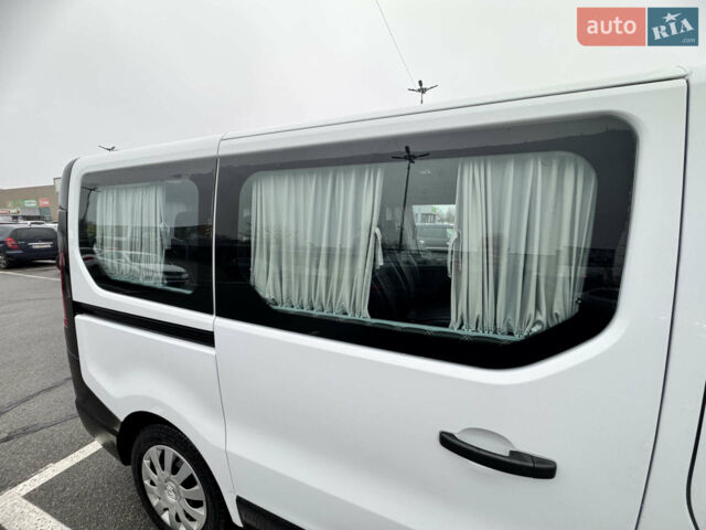 Белый Рено Трафик, объемом двигателя 1.6 л и пробегом 159 тыс. км за 17000 $, фото 13 на Automoto.ua