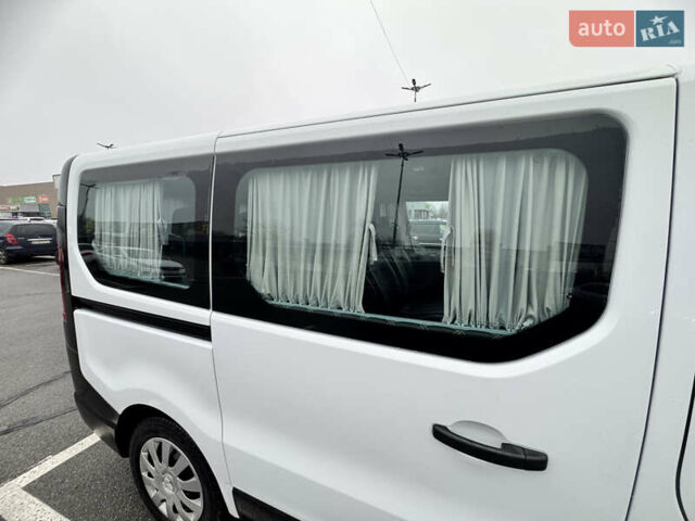 Белый Рено Трафик, объемом двигателя 1.6 л и пробегом 159 тыс. км за 17000 $, фото 13 на Automoto.ua