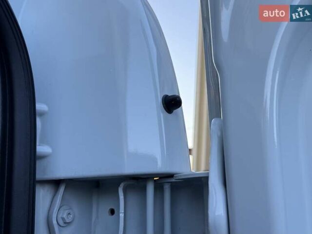 Белый Рено Трафик, объемом двигателя 1.6 л и пробегом 274 тыс. км за 18950 $, фото 128 на Automoto.ua