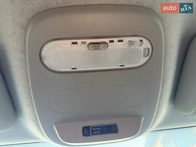 Белый Рено Трафик, объемом двигателя 1.6 л и пробегом 274 тыс. км за 18950 $, фото 120 на Automoto.ua