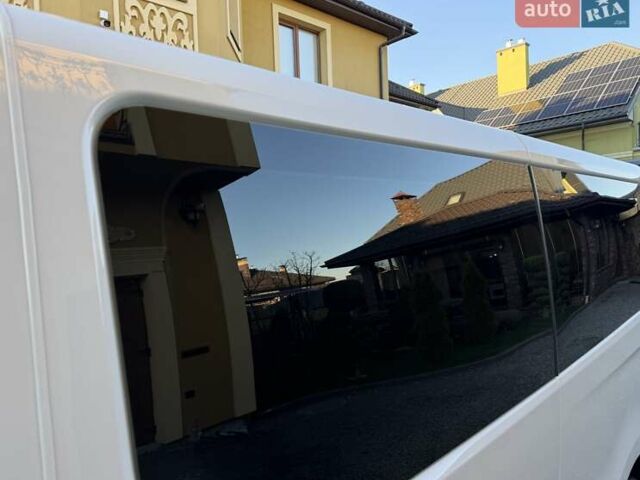 Белый Рено Трафик, объемом двигателя 1.6 л и пробегом 274 тыс. км за 18950 $, фото 26 на Automoto.ua