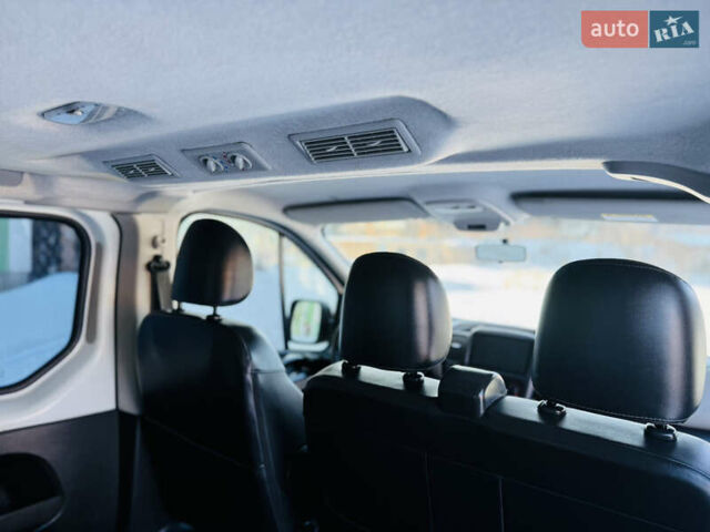 Белый Рено Трафик, объемом двигателя 1.6 л и пробегом 87 тыс. км за 19900 $, фото 12 на Automoto.ua