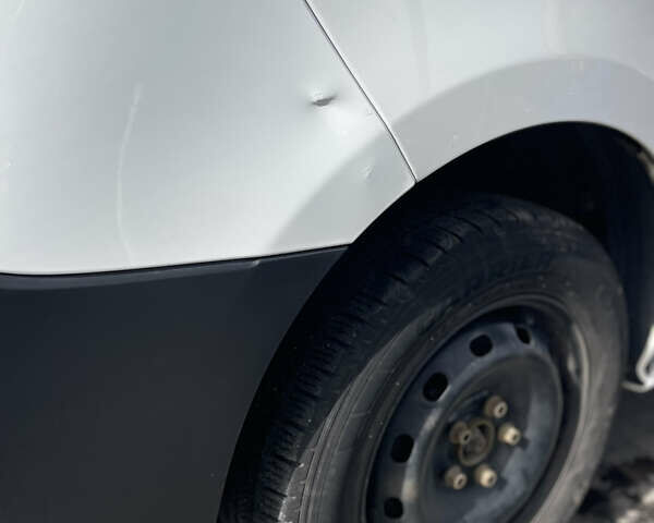 Белый Рено Трафик, объемом двигателя 1.6 л и пробегом 190 тыс. км за 14600 $, фото 6 на Automoto.ua