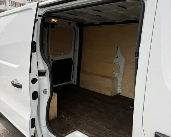 Белый Рено Трафик, объемом двигателя 1.6 л и пробегом 174 тыс. км за 14900 $, фото 37 на Automoto.ua