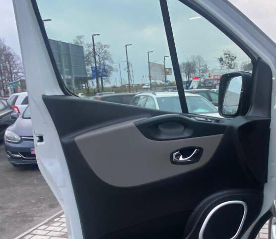 Белый Рено Трафик, объемом двигателя 1.6 л и пробегом 251 тыс. км за 15900 $, фото 22 на Automoto.ua