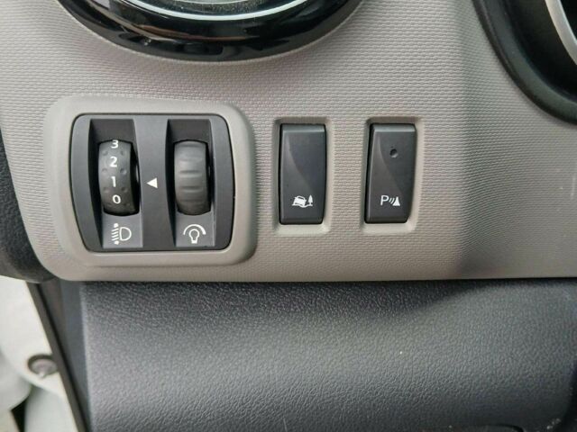 Білий Рено Трафік, об'ємом двигуна 1.6 л та пробігом 137 тис. км за 8500 $, фото 10 на Automoto.ua