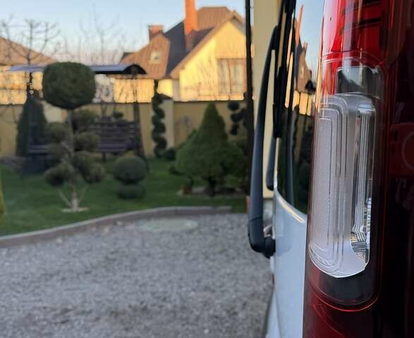 Белый Рено Трафик, объемом двигателя 1.6 л и пробегом 274 тыс. км за 18950 $, фото 36 на Automoto.ua