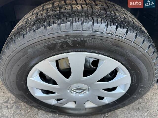 Белый Рено Трафик, объемом двигателя 1.6 л и пробегом 274 тыс. км за 18950 $, фото 55 на Automoto.ua