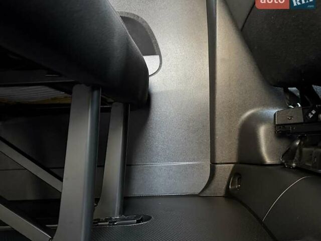 Белый Рено Трафик, объемом двигателя 1.6 л и пробегом 274 тыс. км за 18950 $, фото 140 на Automoto.ua