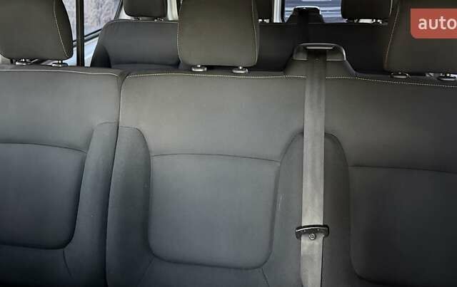 Белый Рено Трафик, объемом двигателя 1.6 л и пробегом 274 тыс. км за 18950 $, фото 113 на Automoto.ua