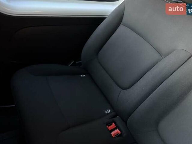 Белый Рено Трафик, объемом двигателя 1.6 л и пробегом 274 тыс. км за 18950 $, фото 114 на Automoto.ua