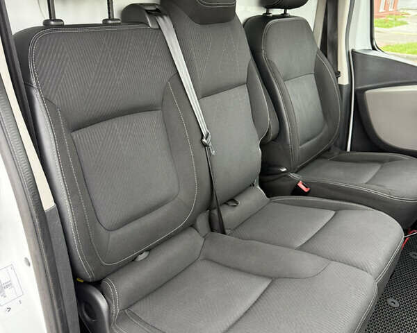 Белый Рено Трафик, объемом двигателя 1.6 л и пробегом 174 тыс. км за 14900 $, фото 31 на Automoto.ua