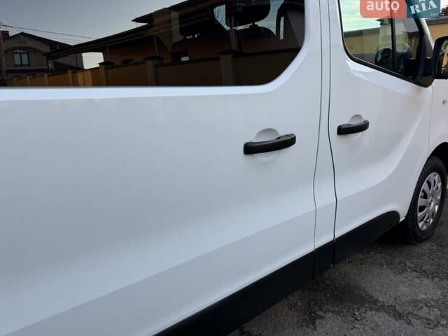 Белый Рено Трафик, объемом двигателя 1.6 л и пробегом 274 тыс. км за 18950 $, фото 45 на Automoto.ua