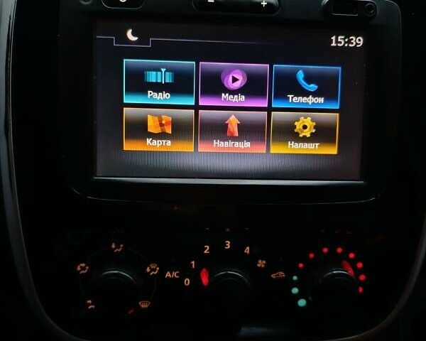 Белый Рено Трафик, объемом двигателя 1.6 л и пробегом 263 тыс. км за 15999 $, фото 3 на Automoto.ua