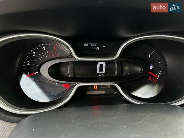 Белый Рено Трафик, объемом двигателя 1.6 л и пробегом 227 тыс. км за 17700 $, фото 23 на Automoto.ua