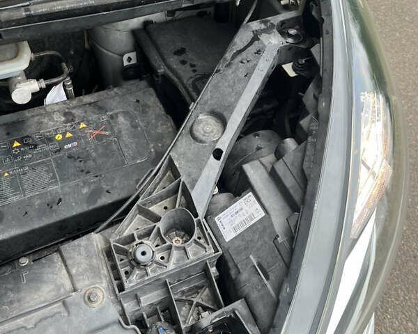 Белый Рено Трафик, объемом двигателя 1.6 л и пробегом 177 тыс. км за 18999 $, фото 76 на Automoto.ua