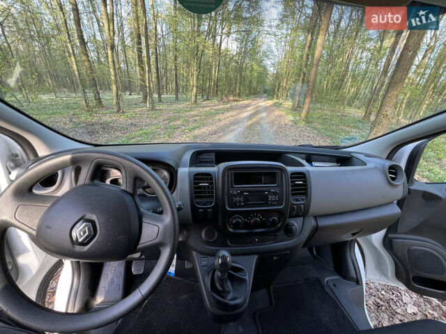 Белый Рено Трафик, объемом двигателя 1.6 л и пробегом 131 тыс. км за 13699 $, фото 14 на Automoto.ua