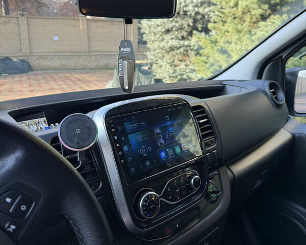 Белый Рено Трафик, объемом двигателя 2 л и пробегом 107 тыс. км за 24500 $, фото 18 на Automoto.ua