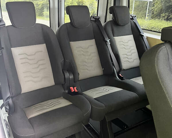 Белый Рено Трафик, объемом двигателя 1.6 л и пробегом 177 тыс. км за 18999 $, фото 57 на Automoto.ua