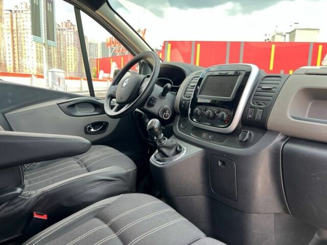 Белый Рено Трафик, объемом двигателя 1.6 л и пробегом 260 тыс. км за 18500 $, фото 6 на Automoto.ua