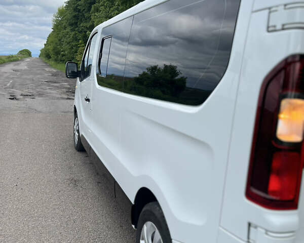 Белый Рено Трафик, объемом двигателя 1.6 л и пробегом 177 тыс. км за 18999 $, фото 13 на Automoto.ua