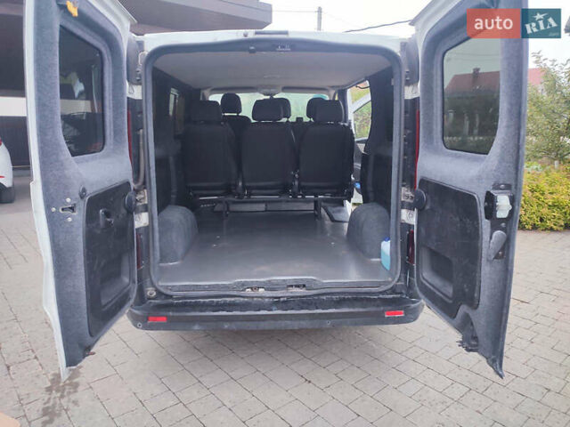 Белый Рено Трафик, объемом двигателя 1.6 л и пробегом 132 тыс. км за 19600 $, фото 2 на Automoto.ua