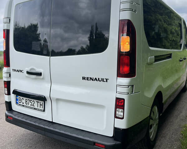 Белый Рено Трафик, объемом двигателя 1.6 л и пробегом 177 тыс. км за 18999 $, фото 7 на Automoto.ua
