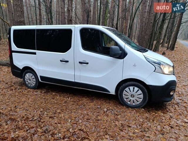 Белый Рено Трафик, объемом двигателя 1.6 л и пробегом 263 тыс. км за 15999 $, фото 44 на Automoto.ua