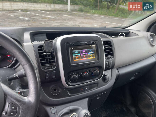 Белый Рено Трафик, объемом двигателя 1.6 л и пробегом 277 тыс. км за 12500 $, фото 5 на Automoto.ua