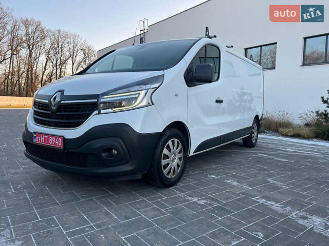 Белый Рено Трафик, объемом двигателя 2 л и пробегом 195 тыс. км за 16800 $, фото 3 на Automoto.ua