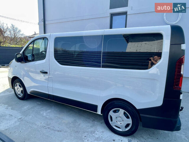 Белый Рено Трафик, объемом двигателя 1.6 л и пробегом 155 тыс. км за 16700 $, фото 16 на Automoto.ua